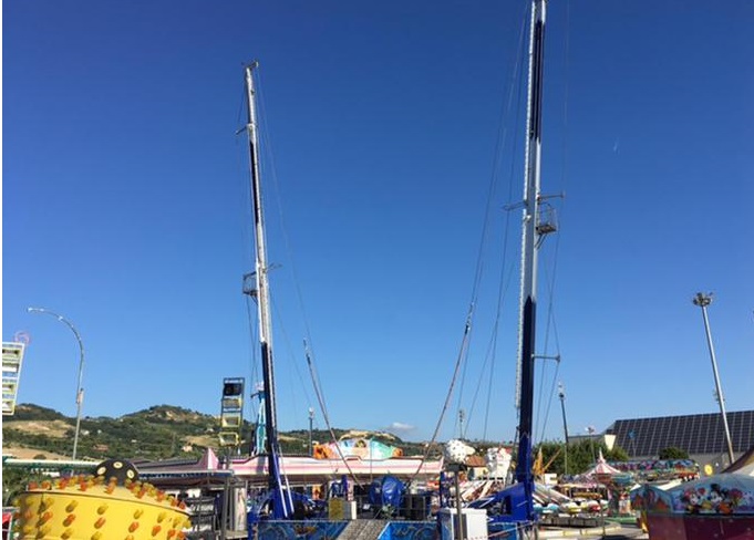 Cerveteri, sbalzato da giostra del luna park: grave 14enne