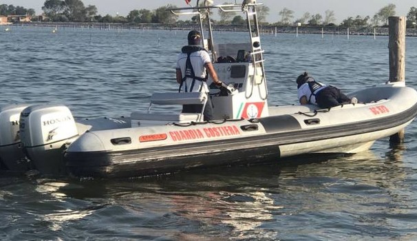 Albarella (Rovigo), donna sbalzata da tender viene decapitata dalla elica di un motoscafo