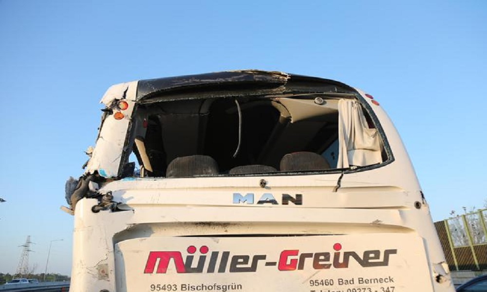 Egitto, scontro tra un pullman e un camioncino: 14 morti