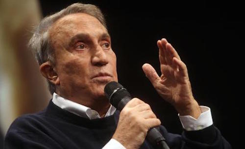 Emilio Fede: "Lele Mora vede la Madonna. Io ho visto solo Rubi e mi ha rovinato"