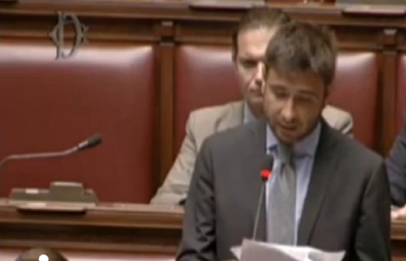 Di Battista, gaffe sulla Libia: chiama Hollande Premio Nobel