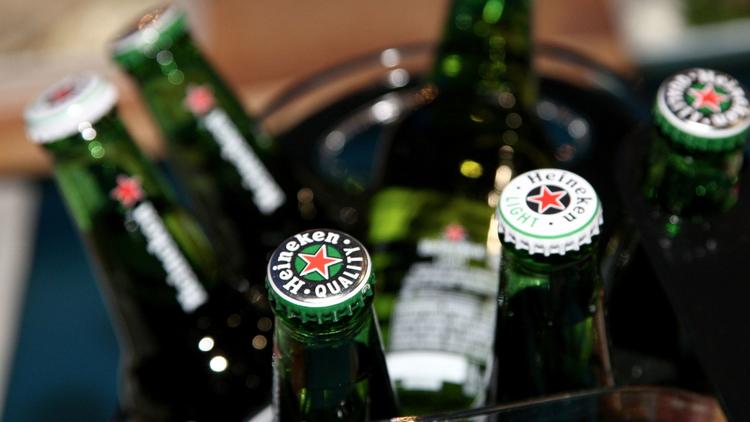 Gechi morti nella birra, californiano denuncia la Heineken