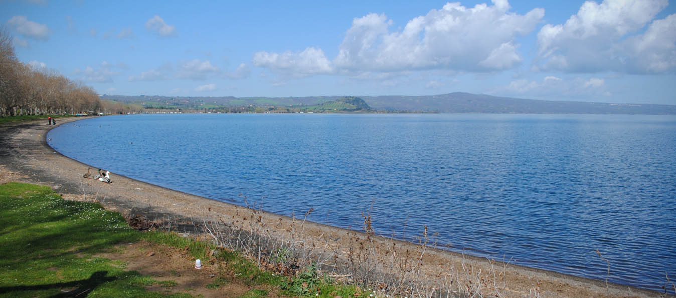 Yassine Faid, ambulante marocchino, si tuffa nel lago di Bolsena e annega per salvare la nipotina