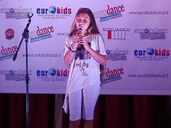 Lara, 13 anni, allieva morta con il suo istruttore di sub: bloccati dal fango in una grotta a Ischia