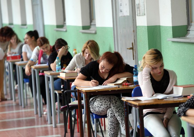 Maturità e terza media: promossi 99,5% e 99, 8%. Esami finti, anche da qui giovani senza lavoro