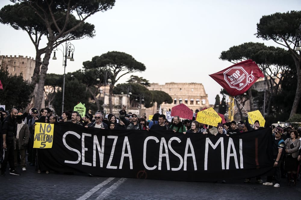 Movimenti per la casa: 48mila case occupate. Racket su pelle italiani e stranieri