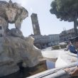 olio di motore gettato da vandali nella fontana dei Tritoni