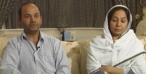 Uccidono la figlia perché troppo occidentale: ma quella smorfia in tv...