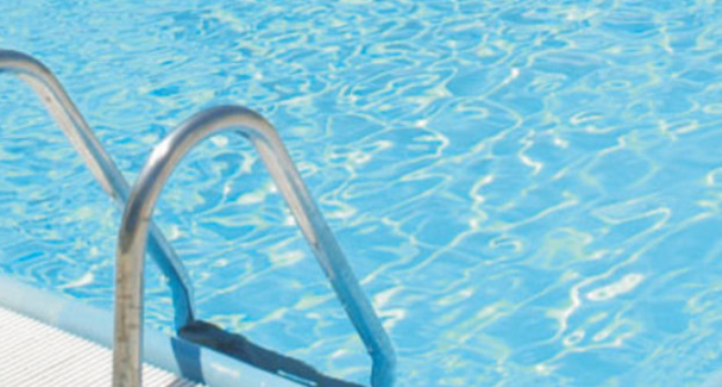 Lido di Savio (Ravenna), bimba trovata sul fondo della piscina di un hotel