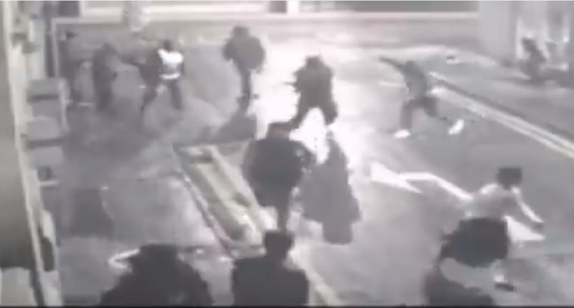 Padre mostra VIDEO omicidio figlio: "Basta coltelli in strada"