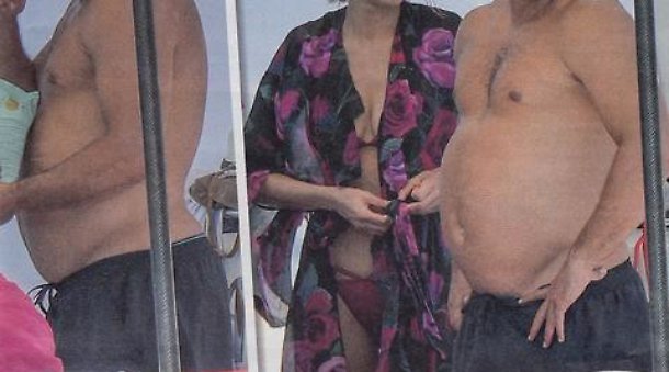 Ronaldo in sovrappeso ad Ibiza: il Fenomeno divora patatine e fuma