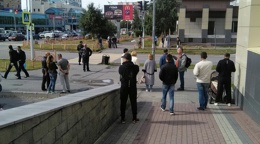 YOUTUBE Russia, aggredisce passanti a coltellate: ammazzato dalla polizia