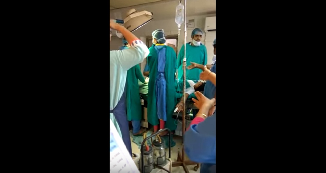 India: litigano in sala operatoria durante parto, il neonato muore