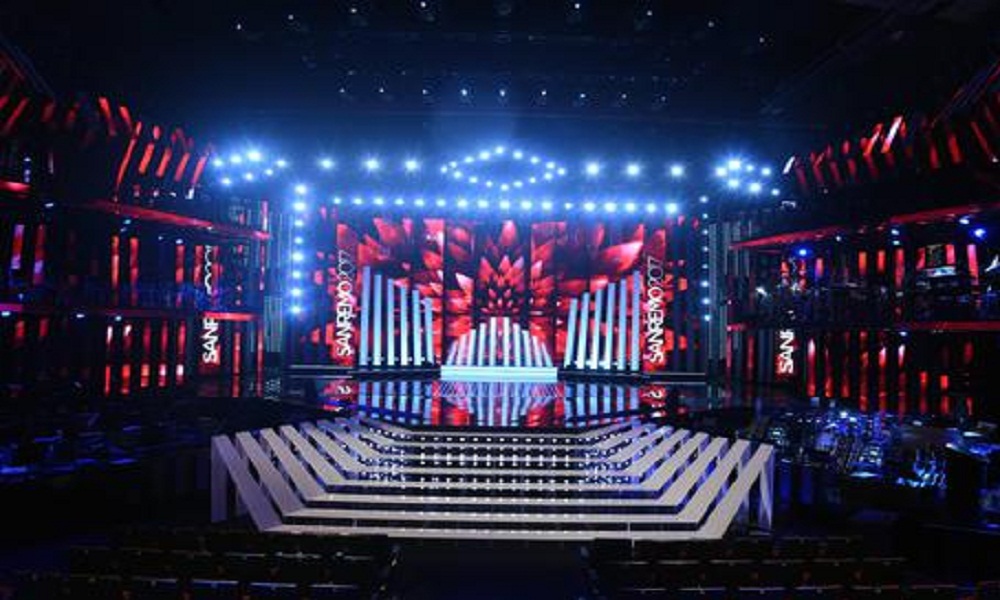 Festival di Sanremo, Dagospia: "Carlo Conti vuole come conduttore Fabrizio Frizzi"