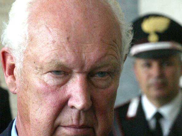 Vittorio Emanuele di Savoia "responsabile" per la morte di Dirk Hamer, dice la Cassazione