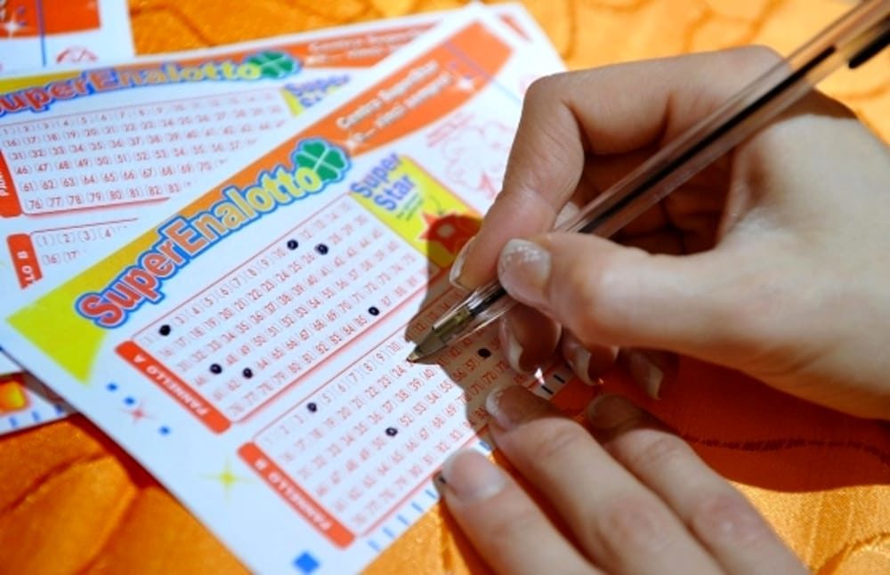 Superenalotto, vincita col 6 da oltre 77 milioni di euro a Caorle