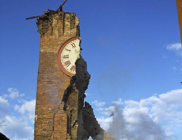 Terremoto. Un assessore in Emilia scrisse: non dite nulla se..."Il modello Errani è fallito"