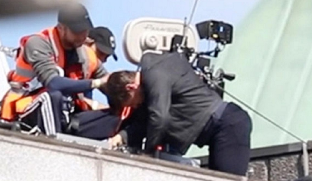 Tom Cruise, incidente sul set di Mission Impossible: per poco non cade di sotto