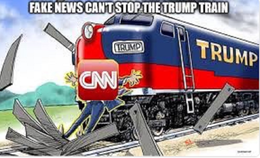 Donald Trump, treno investe reporter Cnn: nuovo tweet aggressivo (poi rimosso) FOTO