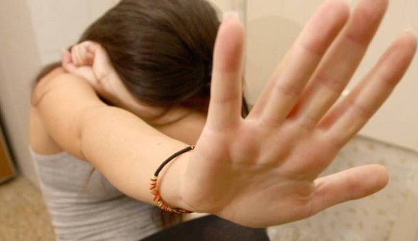 Ragusa, violenza su ragazzina disabile arrestato un parente 38enne