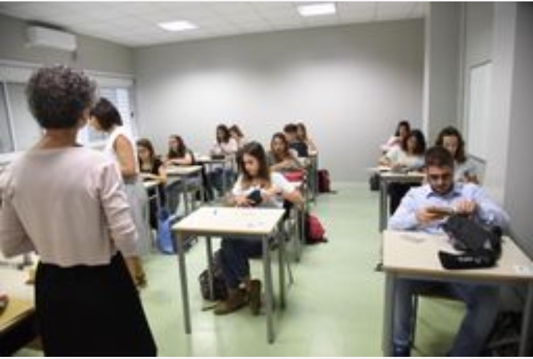 Bonus 100 e lode Maturità: il premio quest'anno solo 340 euro a studente