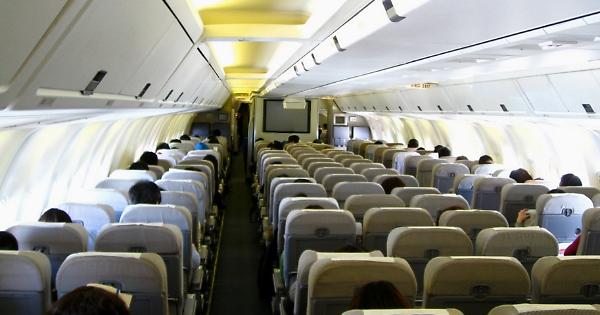 Aereo, bocchette d'aria condizionata non trasmettono malattie: ecco il perché