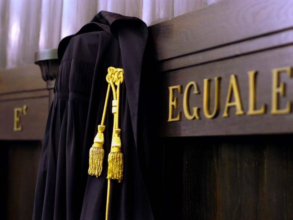 Fabio Savi denunciò due stranieri perché urinarono nel suo negozio, ora rischia la galera