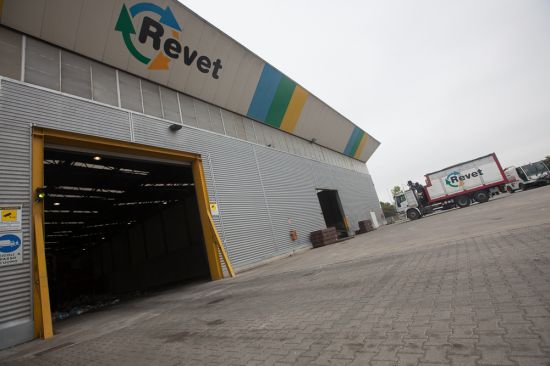 Pontedera, Fabio Cerretani muore schiacciato da una pressa alla Revet