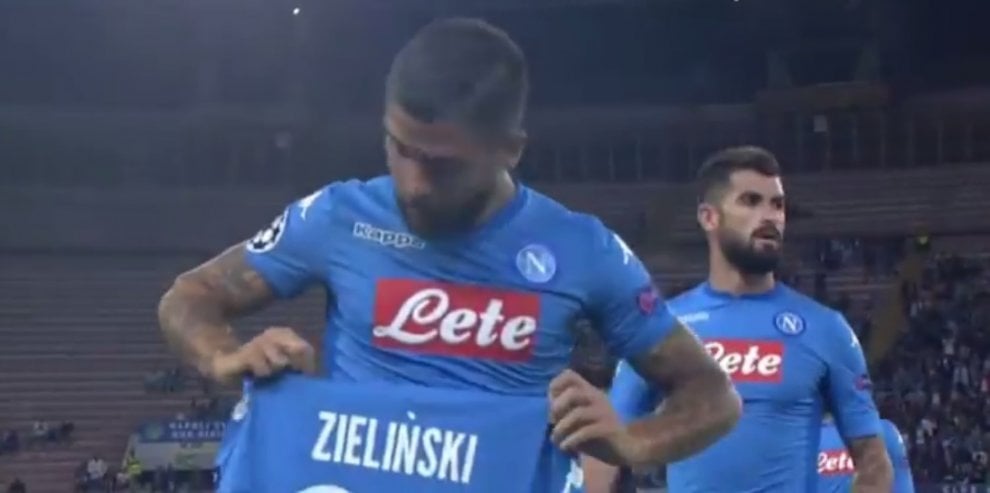 Lorenzo Insigne, dedica a Milik con gaffe: prima mostra maglia di Zielinski