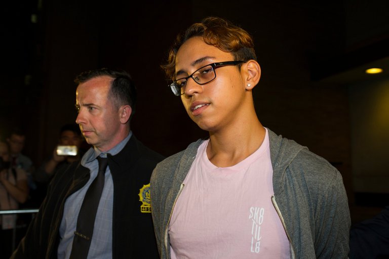 New York, 18enne accoltella studenti in liceo: muore 15enne