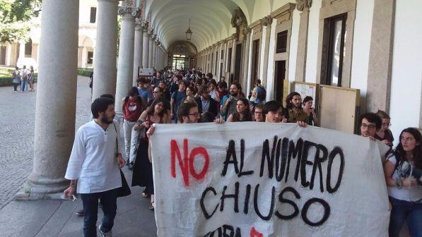 Statale di Milano rinuncia al ricorso, no al numero chiuso e apre iscrizioni illimitate