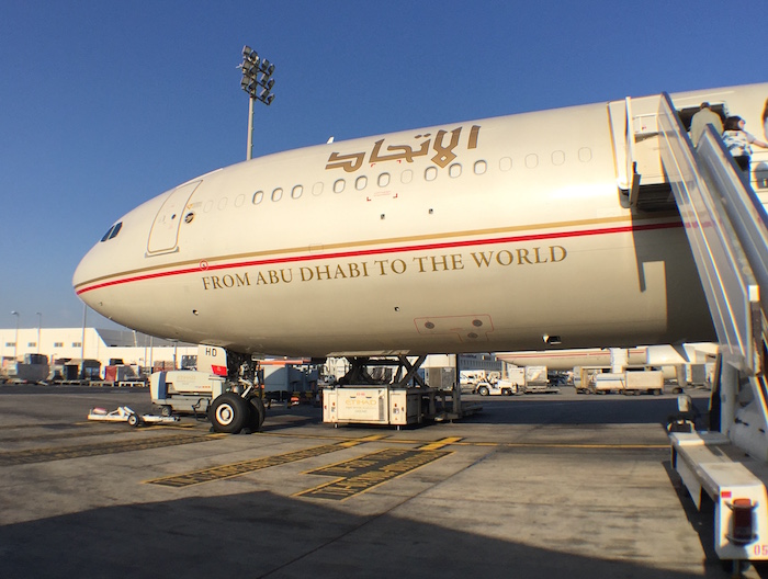 Pilota muore in volo, atterraggio di emergenza per volo Etihad