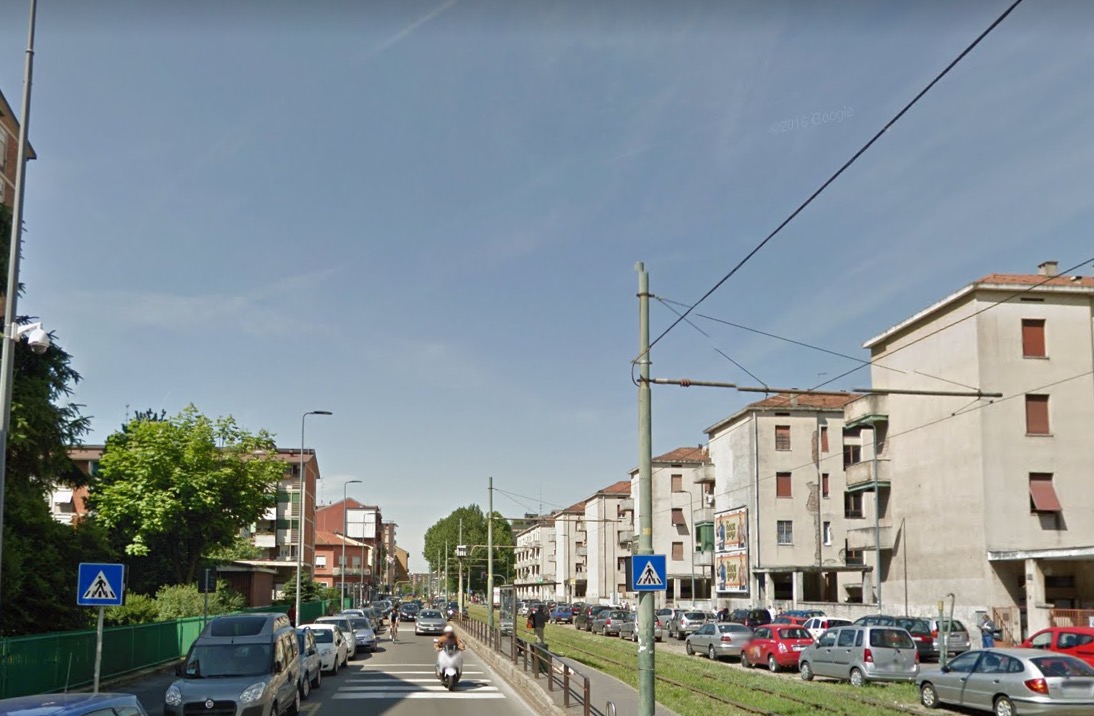 Milano, "hanno offeso mia madre". Imbraccia kalashnikov e va a caccia di albanesi