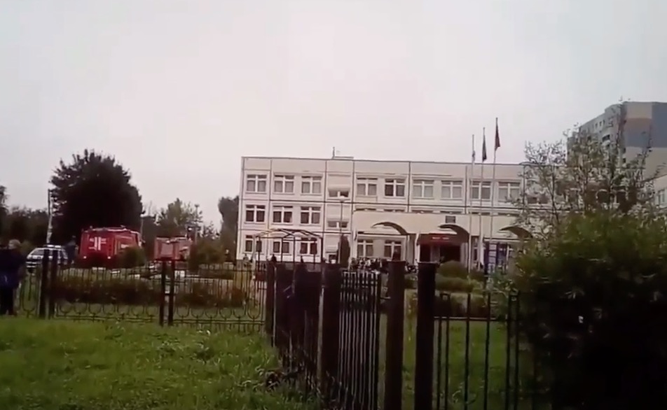 YOUTUBE Russia, quindicenne spara in classe: 4 feriti, grave un insegnante