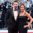Al Festival del Cinema di Venezia con la sorella, Maria Elena Boschi