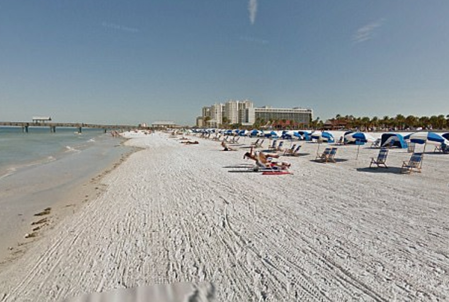Rapporto orale in spiaggia davanti ai bambini: arrestati