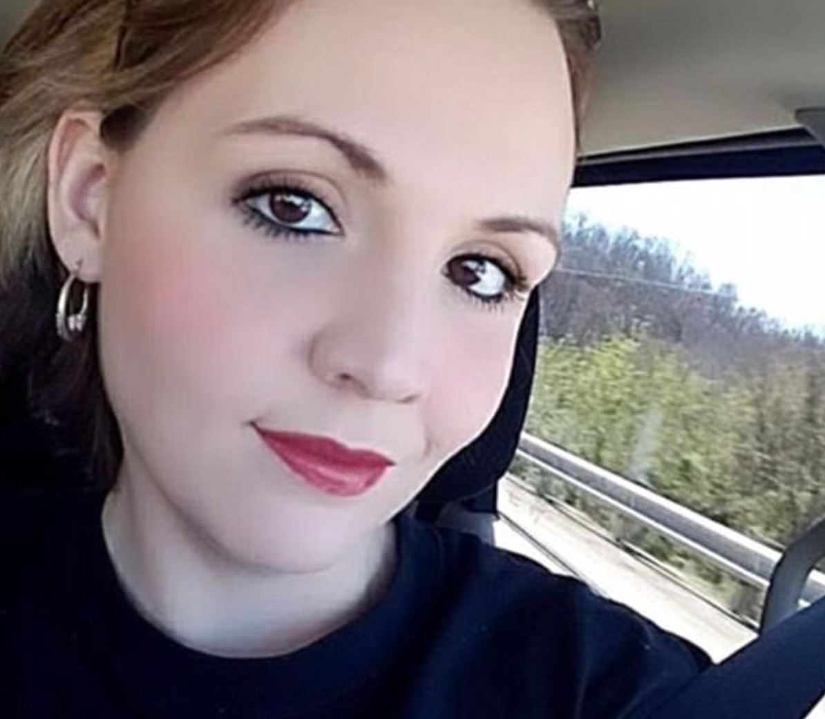 Foto osé su SnapChat agli studenti: prof Tracy Miller sospesa