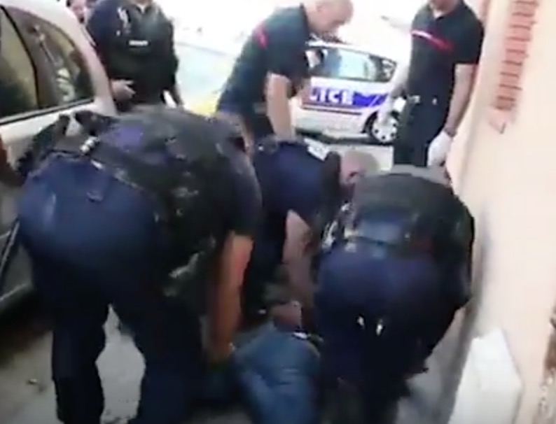 Terrorismo a Tolosa: grida "Allah Akbar" e aggredisce passanti a calci e pugni