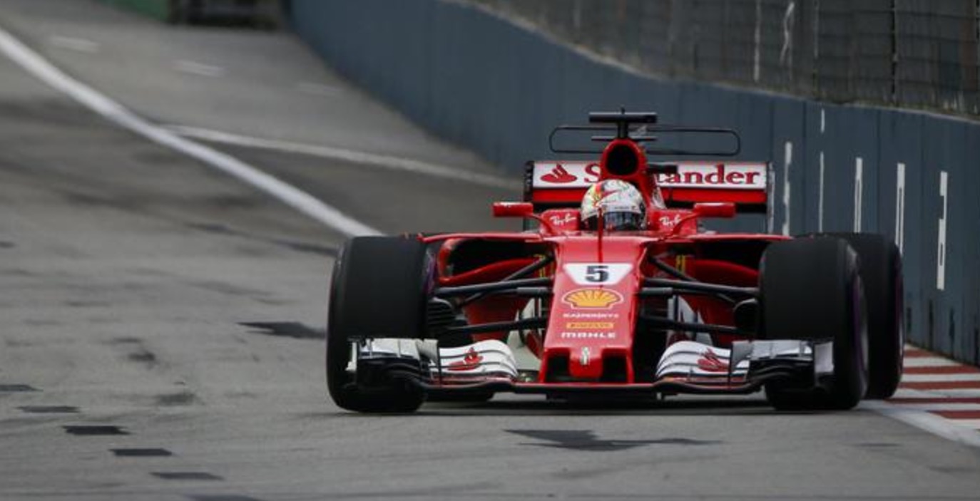 F1 Gp Singapore, griglia partenza: Vettel pole da favola, Hamilton insegue