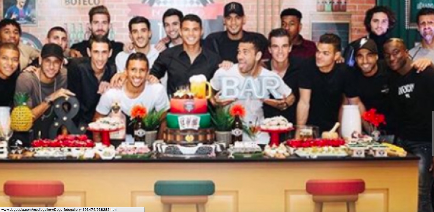 Psg, Cavani rifiuta 1 milione per lasciare i rigori a Neymar e viene escluso dalla festa di Thiago Silva
