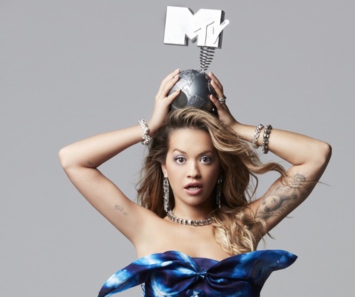 Rita Ora presenterà gli Mtv EMAs 2017 da Londra