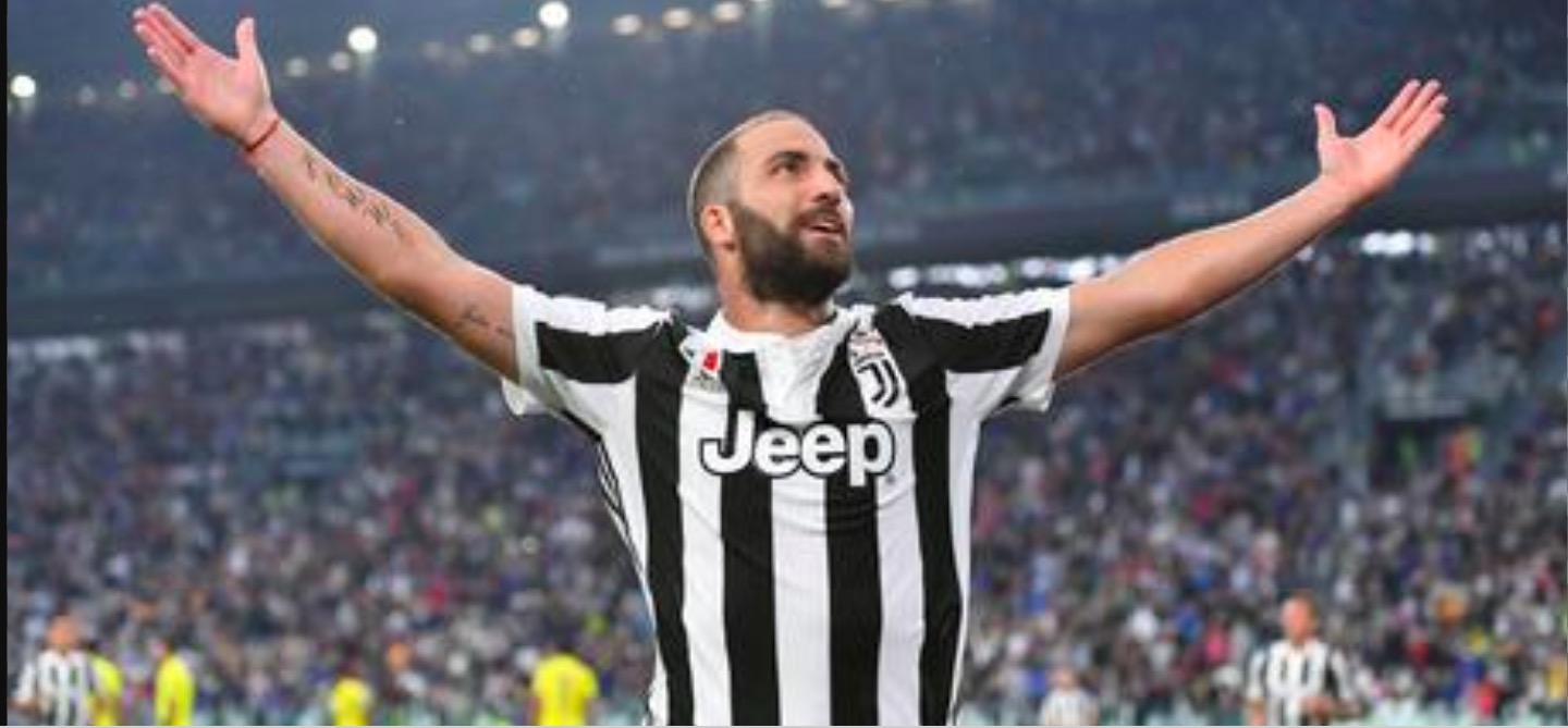 Higuain fuori forma, sovrappeso, demotivato. La sua rabbia dopo il gol: "Facile applaudire adesso"