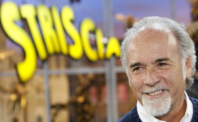 Striscia la Notizia. Antonio Ricci, stoccata a Mediaset: "Ritardi delinquenziali"