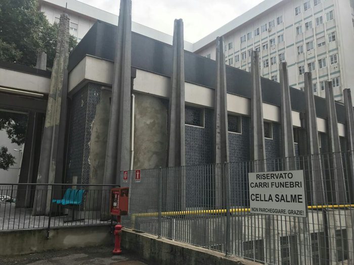 Verona, addetti alle celle mortuarie arrestati: "Chiedevano mazzette a imprese funebri"