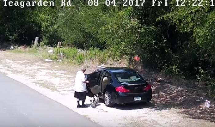 YOUTUBE Robert Spears abbandona cane ma non sa di essere filmato...