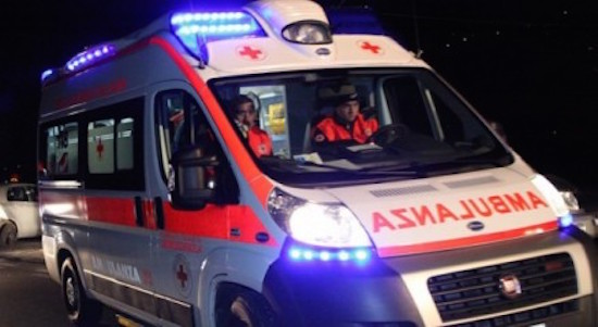Taranto, crolla solaio: famiglia sotto le macerie, grave una bambina
