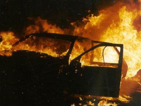 Taurianova (Reggio Calabria), sindaco Fabio Scionti minacciato: bomba fa esplodere auto della moglie