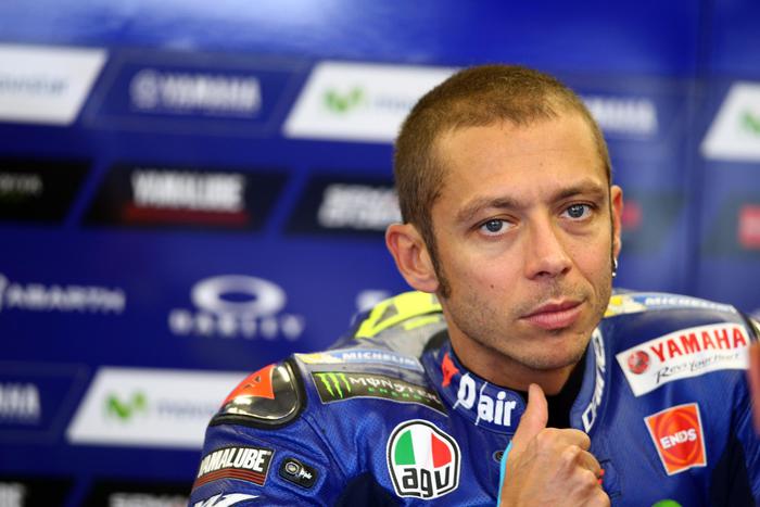 Valentino Rossi, il tweet di Max Biaggi: "In bocca al lupo"