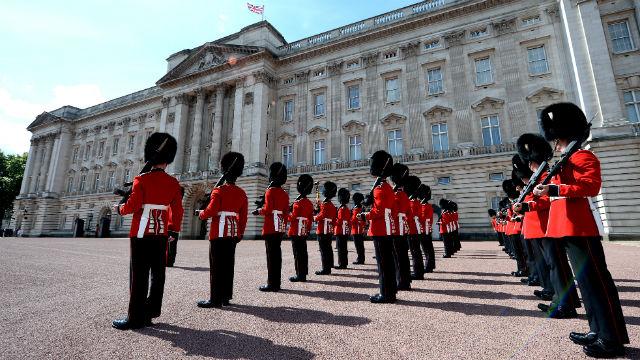 Principe Carlo non abiterà a Buckingham Palace quando sarà re