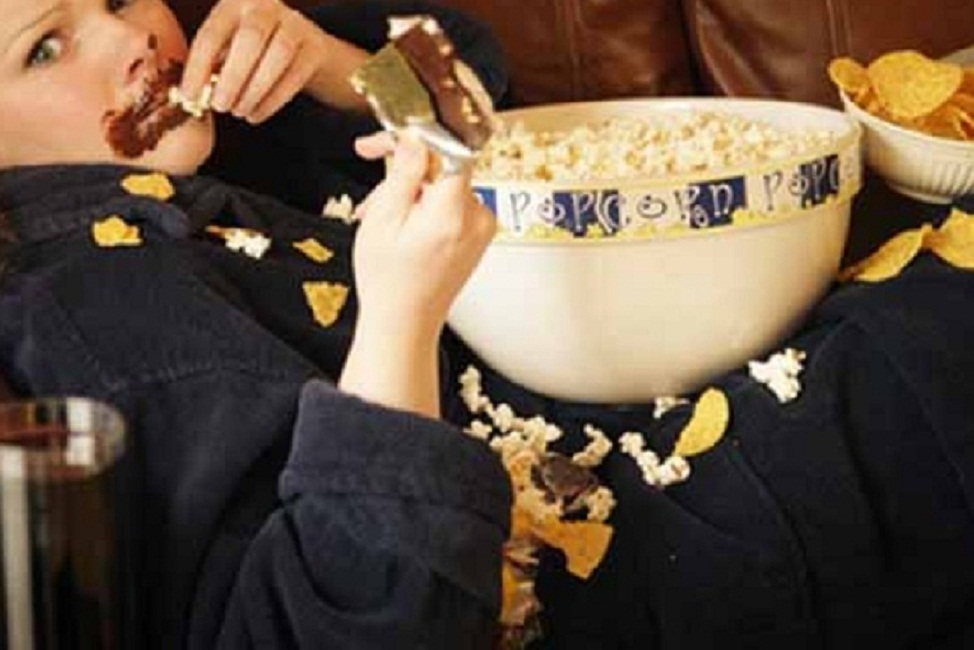 Abbuffarsi fa male: non solo alla silhouette, cancella la memoria